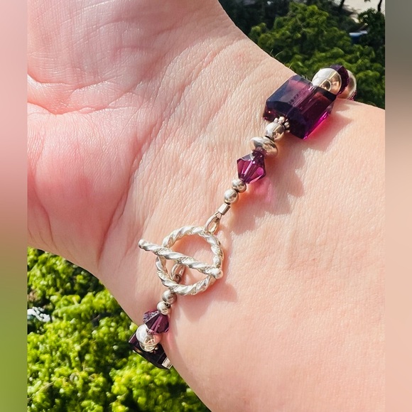 Elegant Purple Swarovski Crystal Beads and Sterling Silver Bracelet - Picture 2 of 6